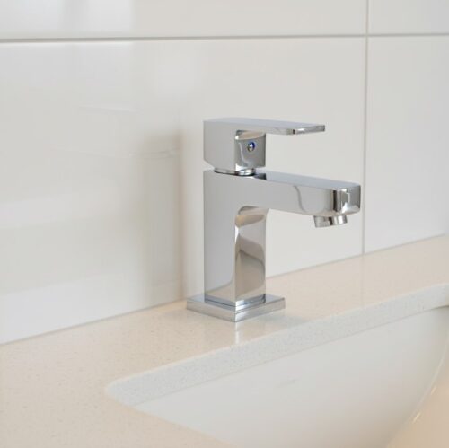 IP-02 SHORT PILLAR COCK,COUNTER TOP.(BRASS)